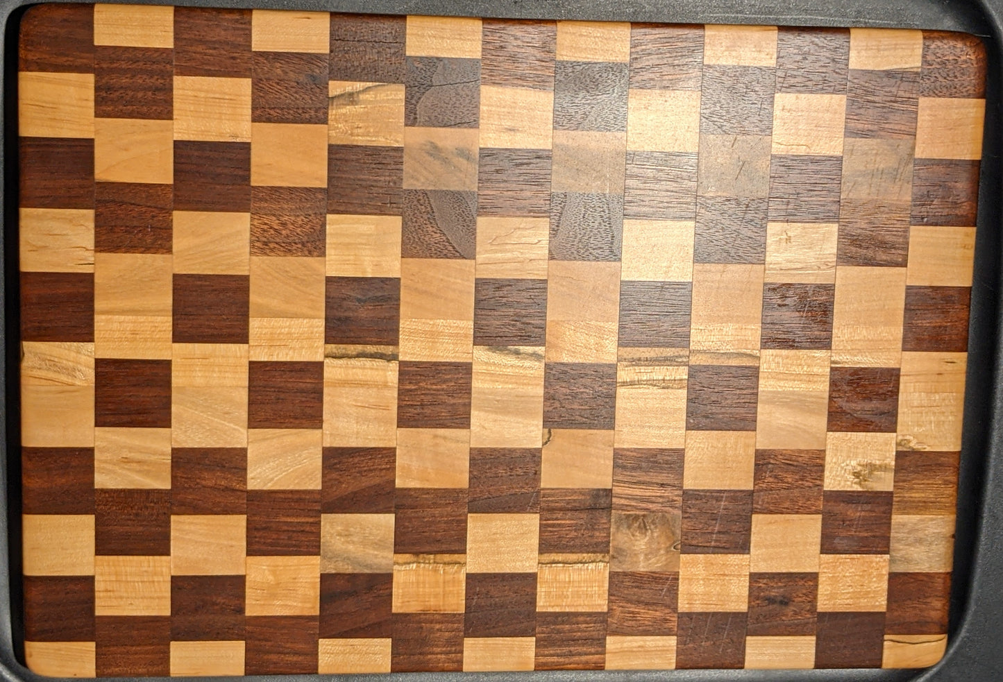 Large cutting board staggered checker